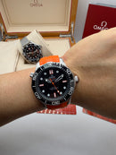 Omega Seamaster Diver 300m Laranja 42mm Automático