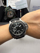 Panerai Submersible Carbotech Carbon 42mm Preto Base ETA